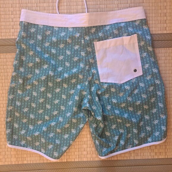 ACACIA Board Shorts - Picture 2 of 3